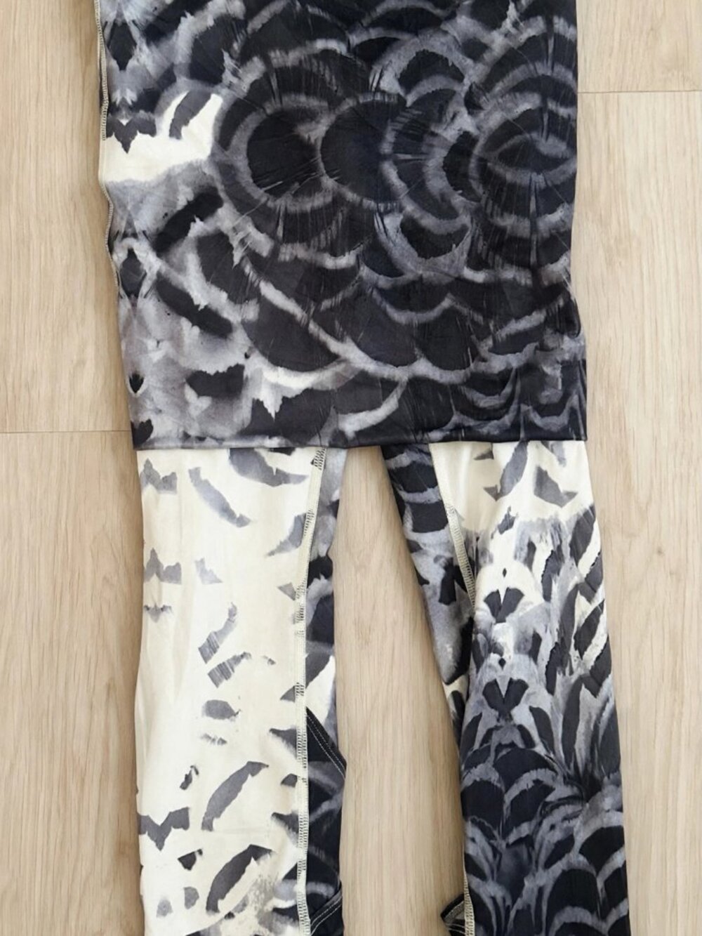 NWT Lululemon Pretty Plume Skirted Crop Leggings 2